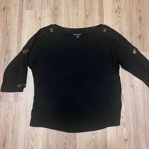Cable & Gauge Relaxed Black Blouse with open sleeves and gold